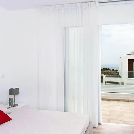 Sunday Villa *