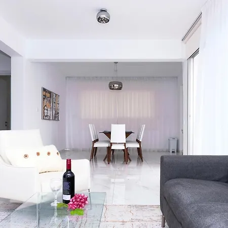 فيلة Sunday أيا نابا